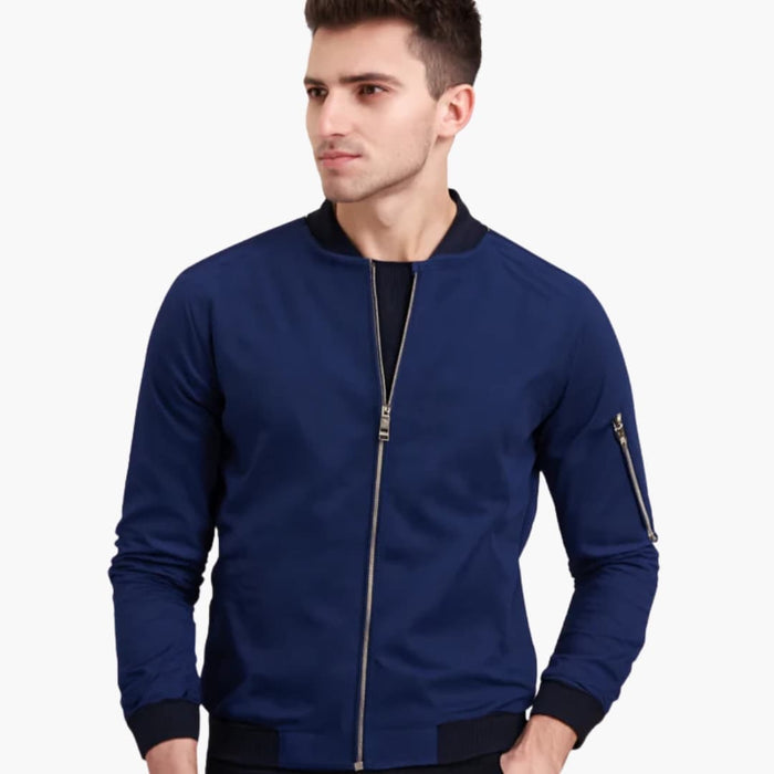 Herren-Bomberjacke mit Rippkragen und Reißverschlusstasche am Ärmel