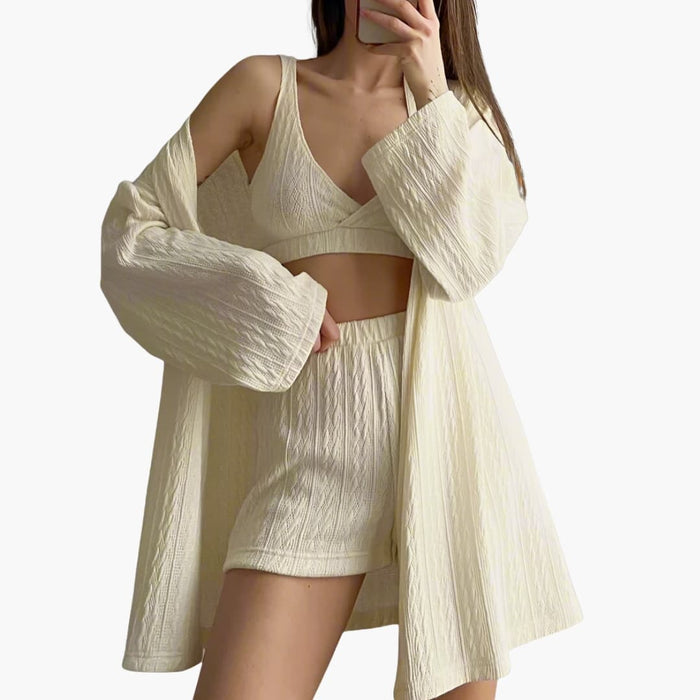 Dreiteiliges Indoor-Set für Damen mit BH und Shorts