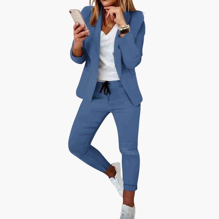 Ensemble femme avec veste et pantalon