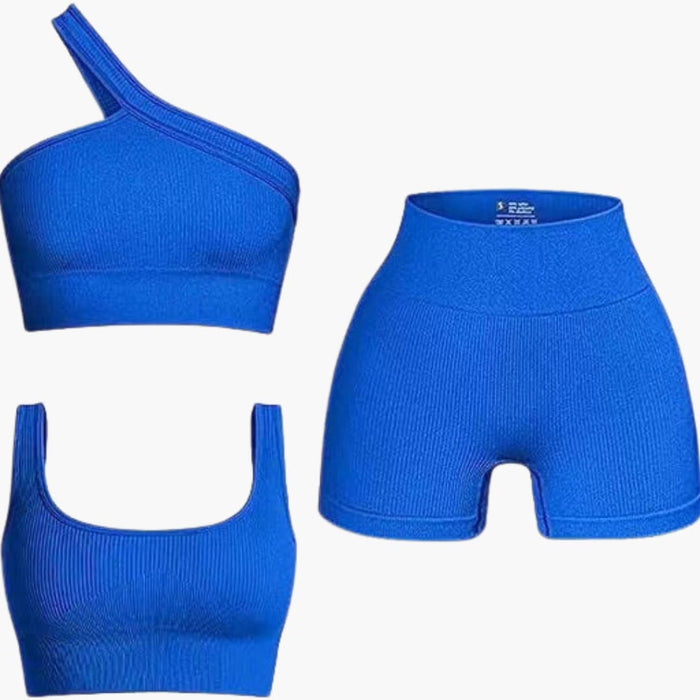 Completo da donna in due pezzi con top asimmetrico e shorts a vita alta