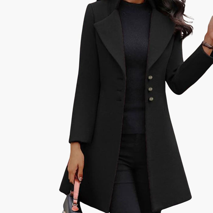 Cappotto lungo da donna con ampio rever e chiusura con bottoni