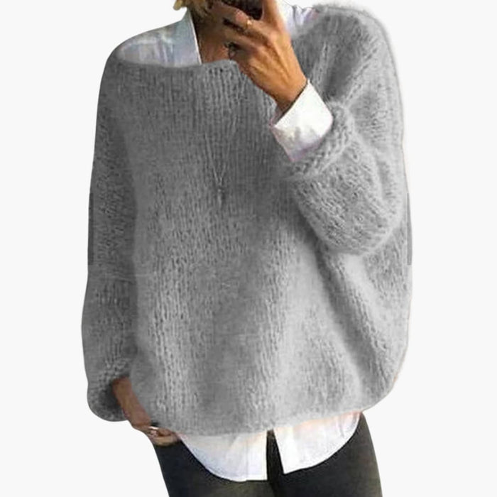 Maglione da donna con scollo ampio e superficie strutturata