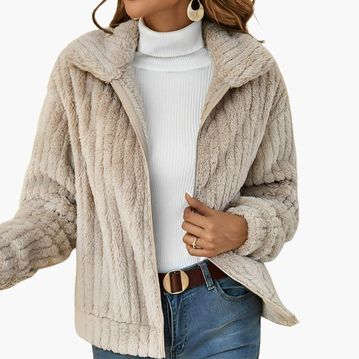 Veste pour femme en matière pelucheuse à fermeture éclair et col large
