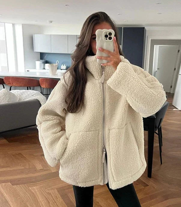 Dame Oversized Fleecejakke med Ståkrave og Lynlås