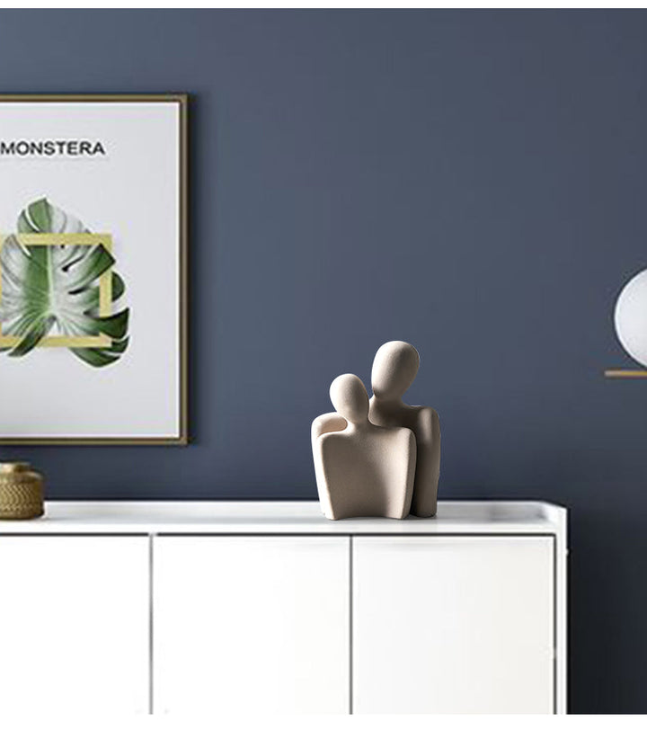 Abstrakt Kjærlighetsstatue – Elegant Moderne Hjemmedekorasjon