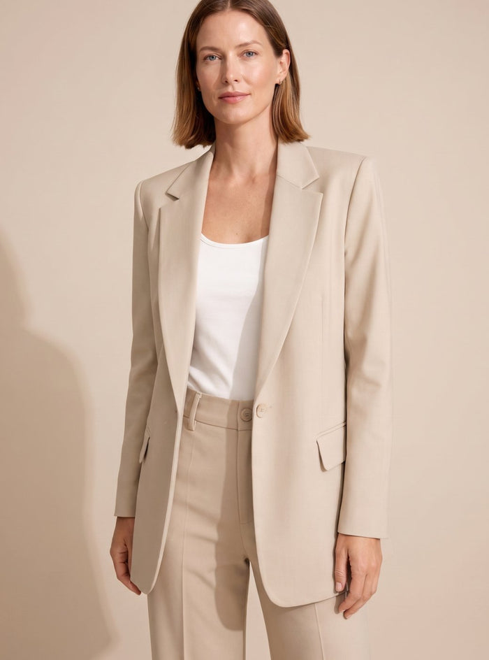 Completo blazer da donna con pantaloni bootcut per l’ufficio