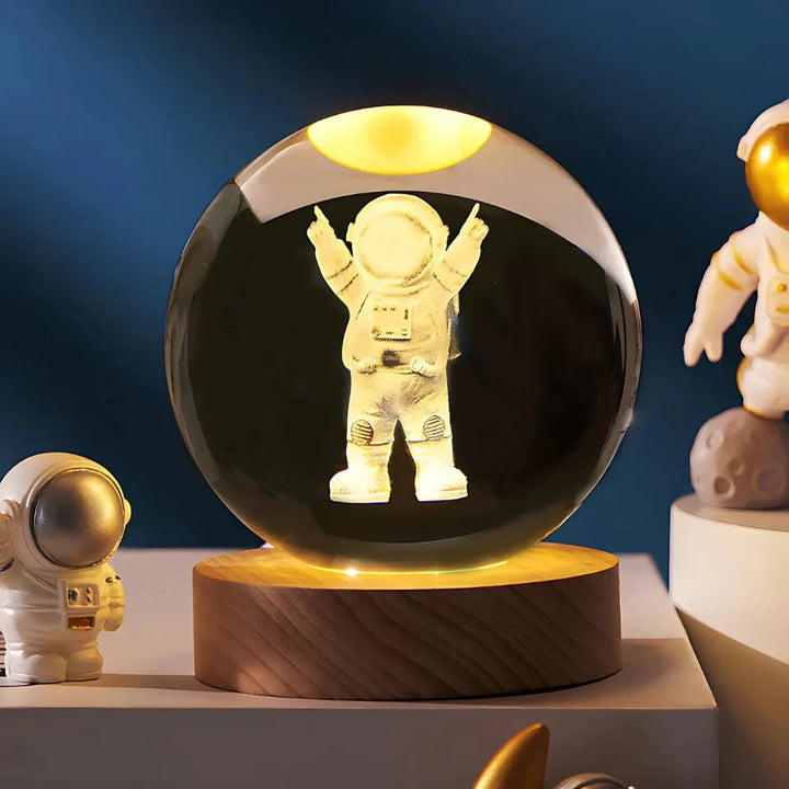 Dekorativ Lampe med 3D-gravert Krystallkule