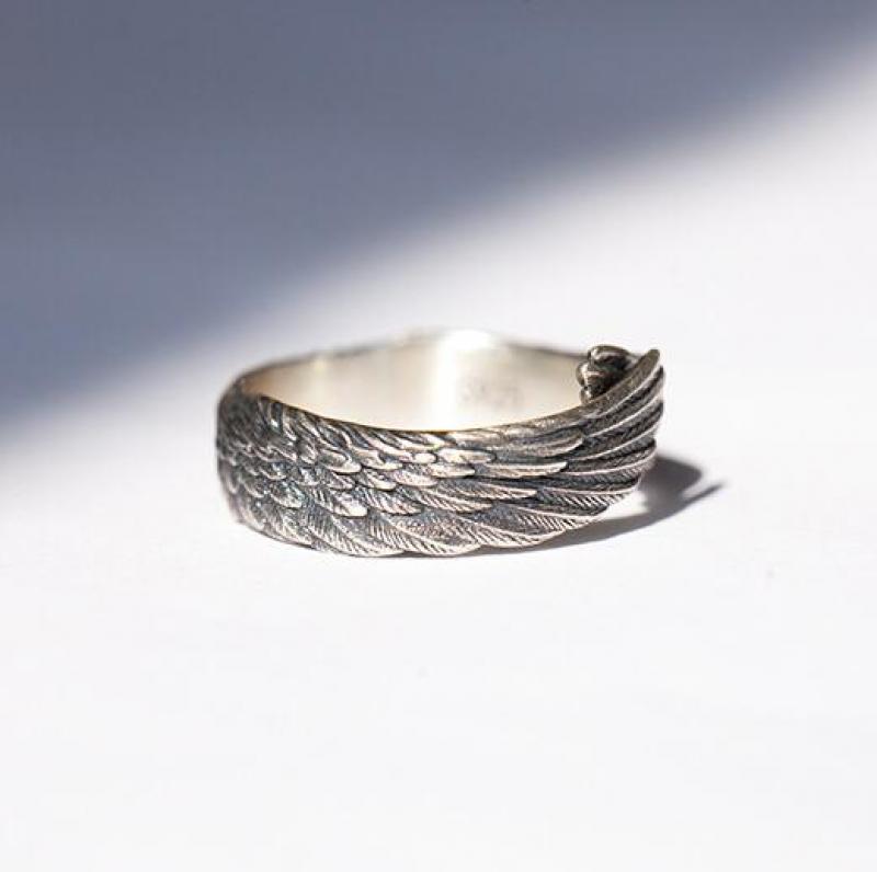 Unisex Englevinge Ring i Sølv – Beskyttende Design