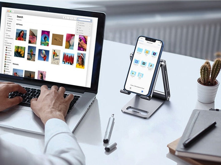 Elegant Telefonholder i Aluminium for Skrivebord og Reise