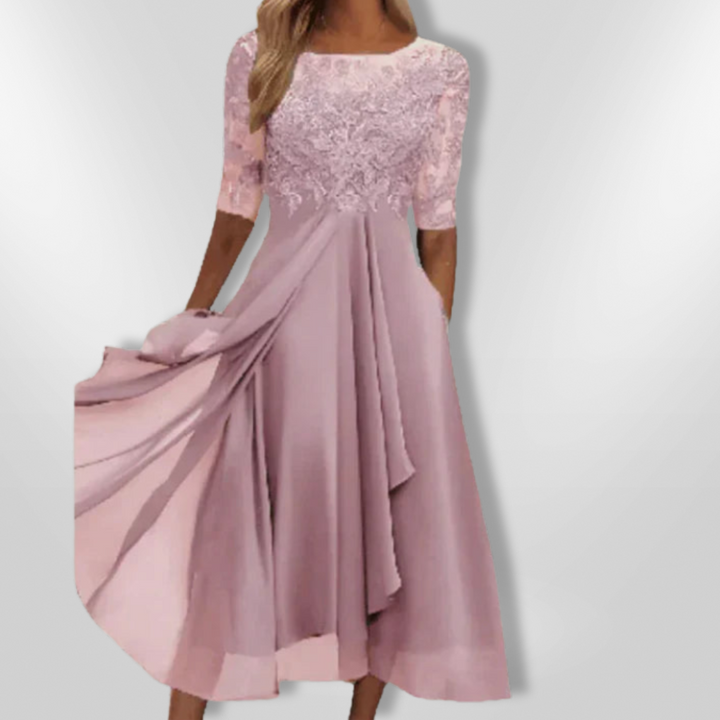 Elegant Asymmetrisk Kvinnekjole med Blonder