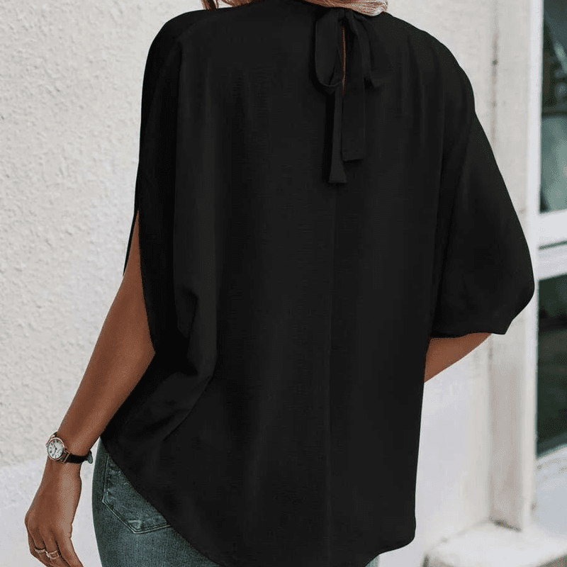 Damebluse med Halvlange Ermer og Elegante Splittdetaljer