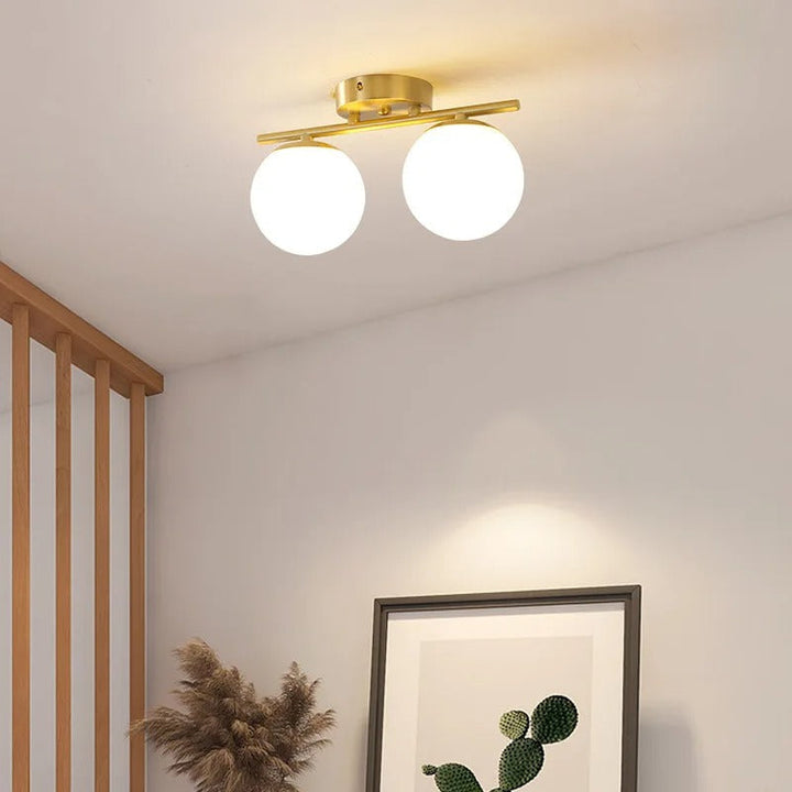 Elegant Glasskule Taklampe – Moderne Belysning for Hjemmet