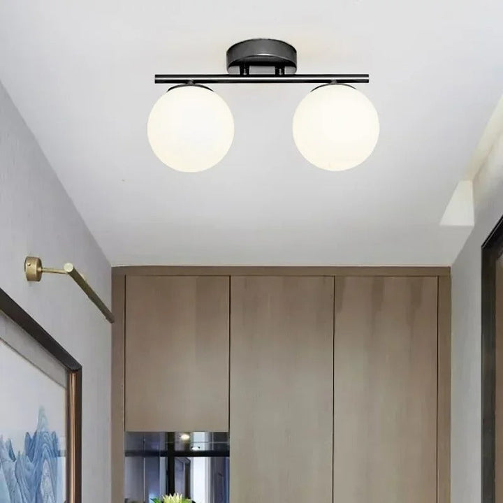 Elegant Glasskule Taklampe – Moderne Belysning for Hjemmet