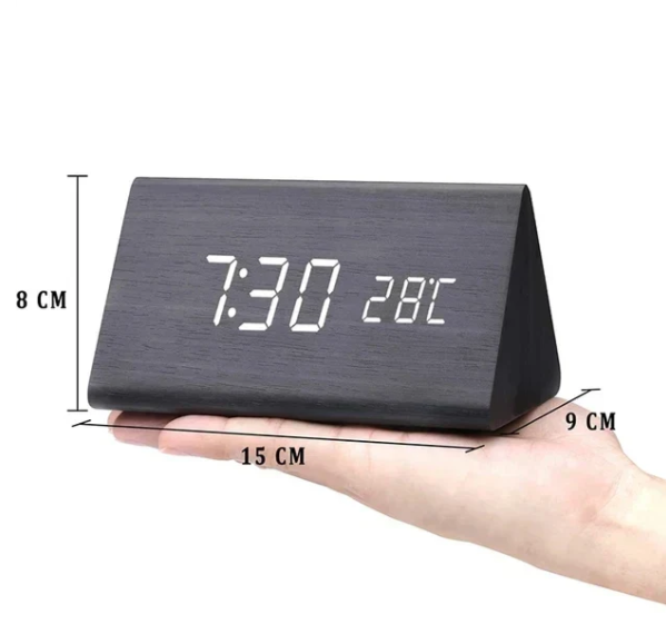 Elegant LED Klokke med Stemmeaktivering for Hjem og Kontor