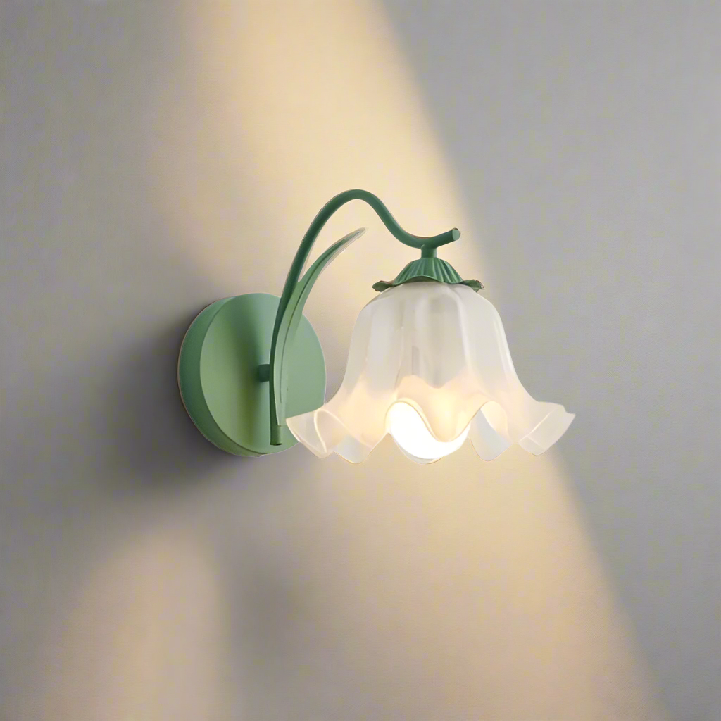 Fransk Retro Vegglampe - Blomstrende Design | Elegant Belysning