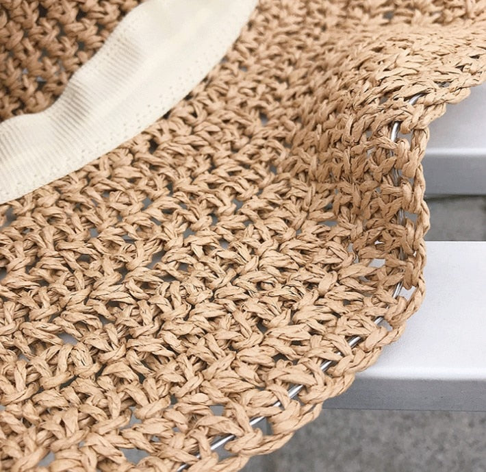 Elegant hatt for kvinner med bred brem