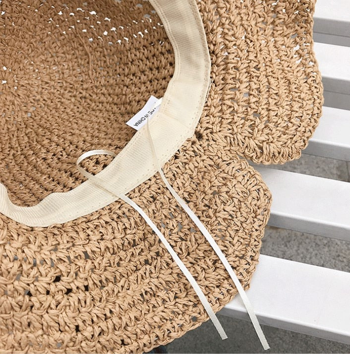 Elegant hatt for kvinner med bred brem