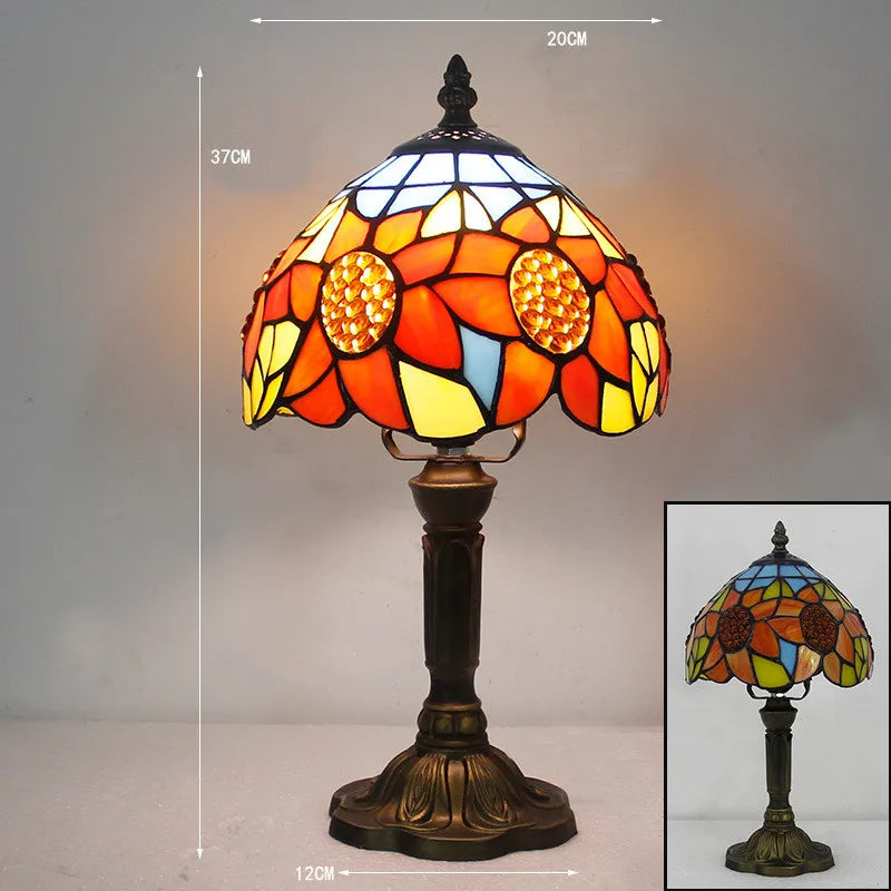Bordlampe med Fargerik Design og Fleksibel Lyssetting