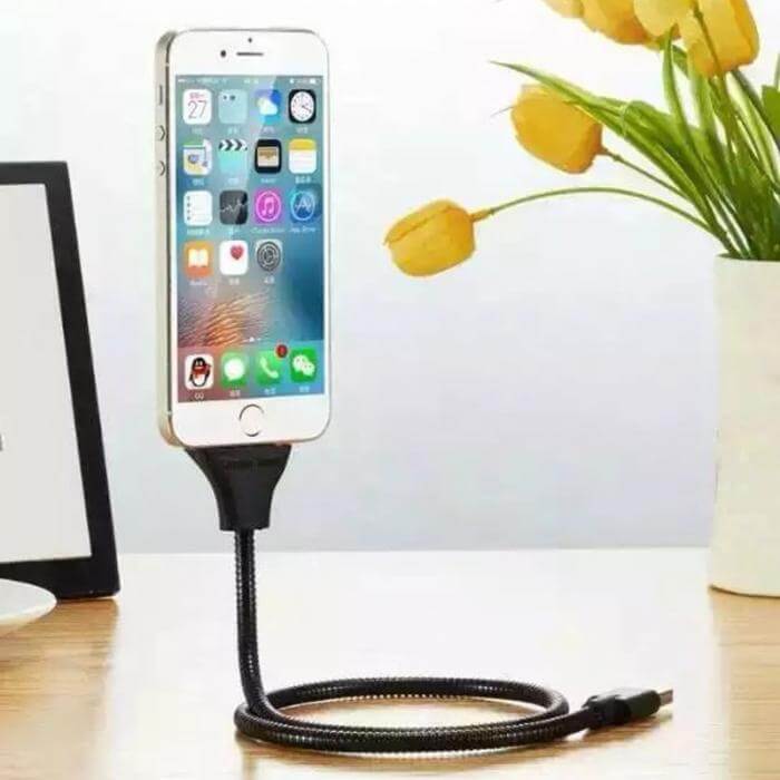 Fleksibel Ladekabel med Telefonstativ for Optimal Komfort