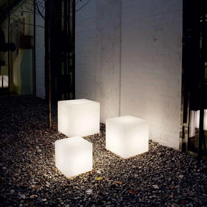 Kubeformet Utendørs LED-Lampe med 16 Farger
