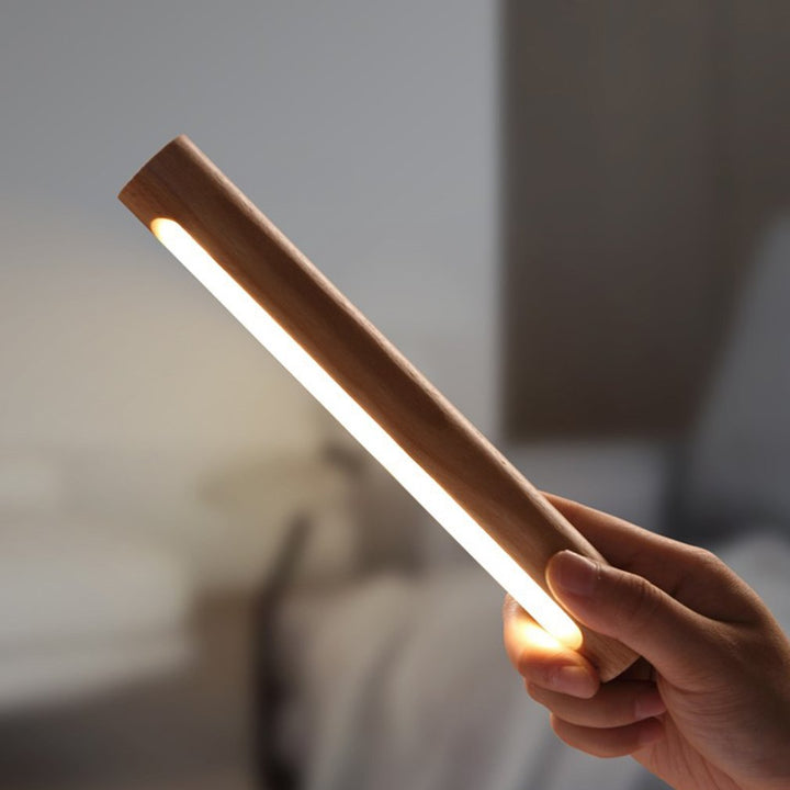 LED Roterende Vegglampe i Tre med 360° Justering
