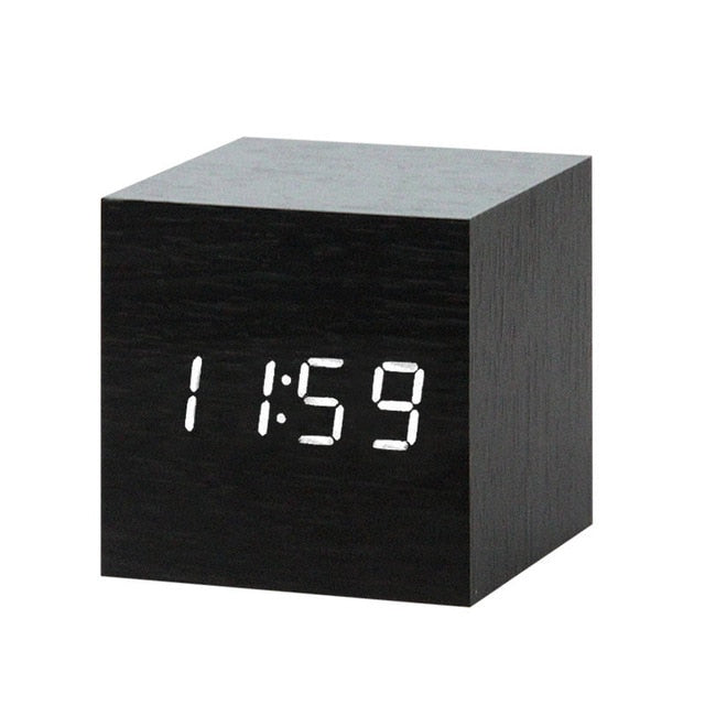 Digital Vekkerklokke med Stemmestyring og LED-Display