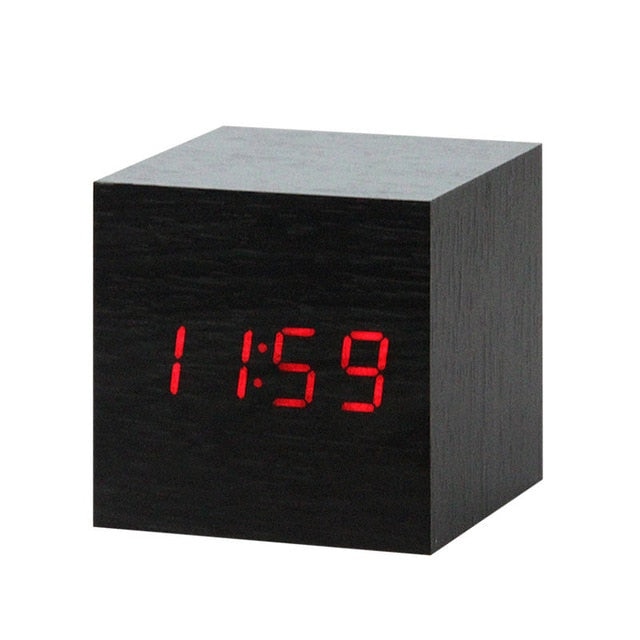 Digital Vekkerklokke med Stemmestyring og LED-Display