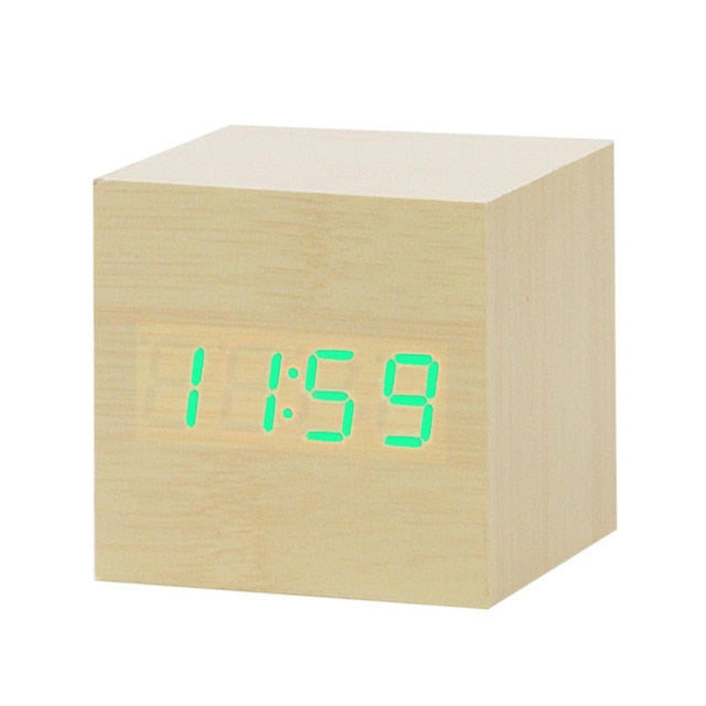 Digital Vekkerklokke med Stemmestyring og LED-Display