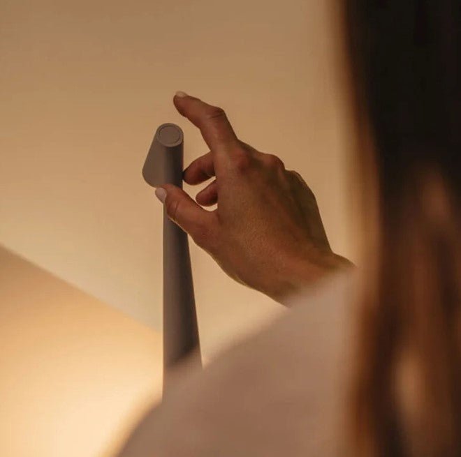 Minimalistisk LED Skrivebordslampe med Berøringsfunksjon