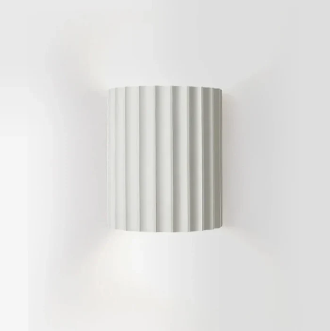 Minimalistisk Vegglampe i Flere Farger