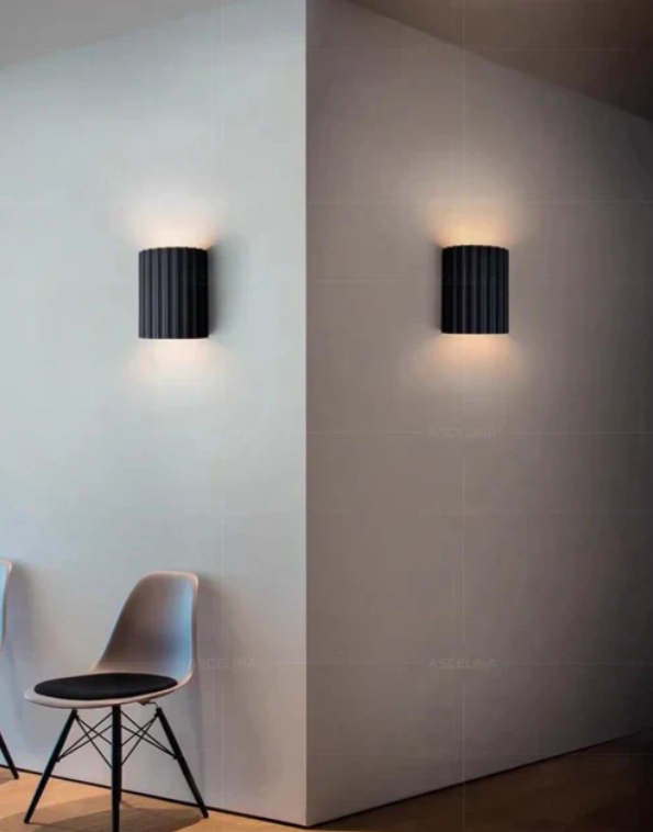 Minimalistisk Vegglampe i Flere Farger
