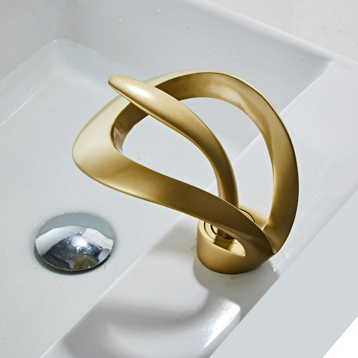 Moderne Baderomskran med Elegant Vannfall Design