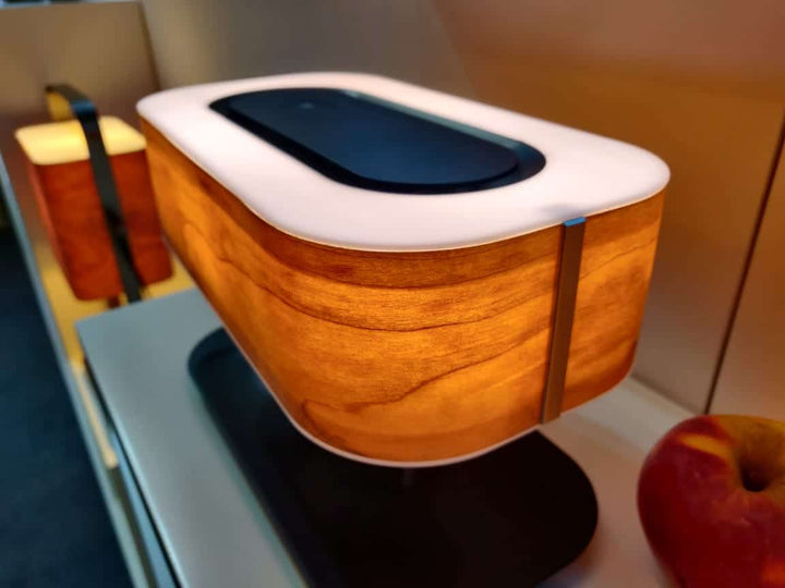 Multifunksjonell Trebordlampe med Trådløs Lading &amp; Bluetooth-høyttaler