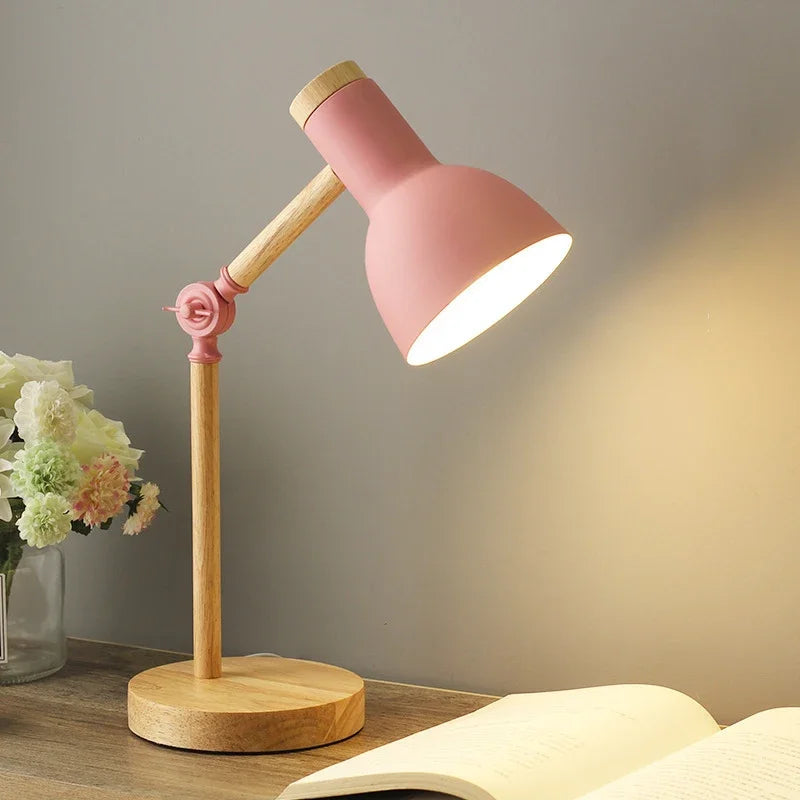 Skandinavisk Bordlampe – Fleksibel Belysning i Minimalistisk Stil