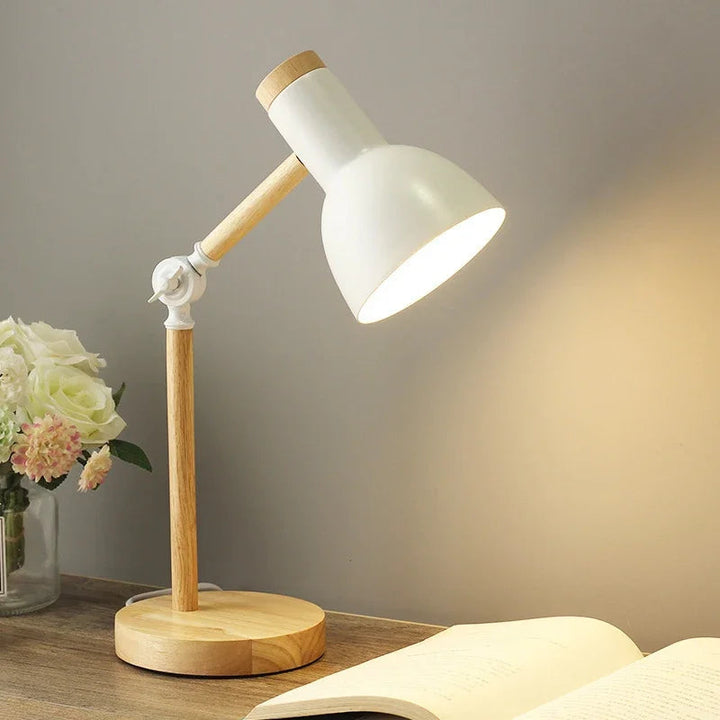 Skandinavisk Bordlampe – Fleksibel Belysning i Minimalistisk Stil