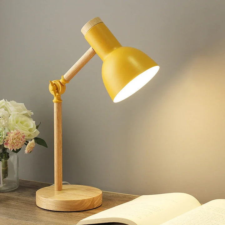 Skandinavisk Bordlampe – Fleksibel Belysning i Minimalistisk Stil