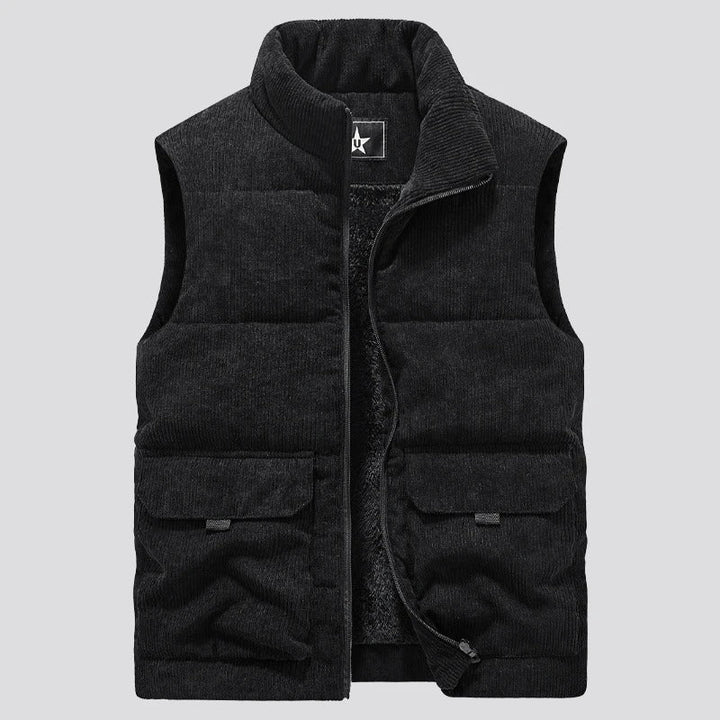 Varm og allsidig vest for menn
