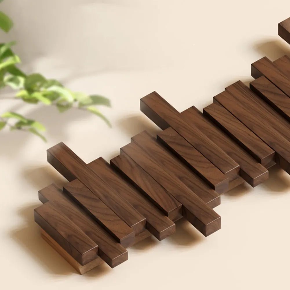Elegant Veggmontert Kleshenger med Sammenleggbare Magnetiske Kroker